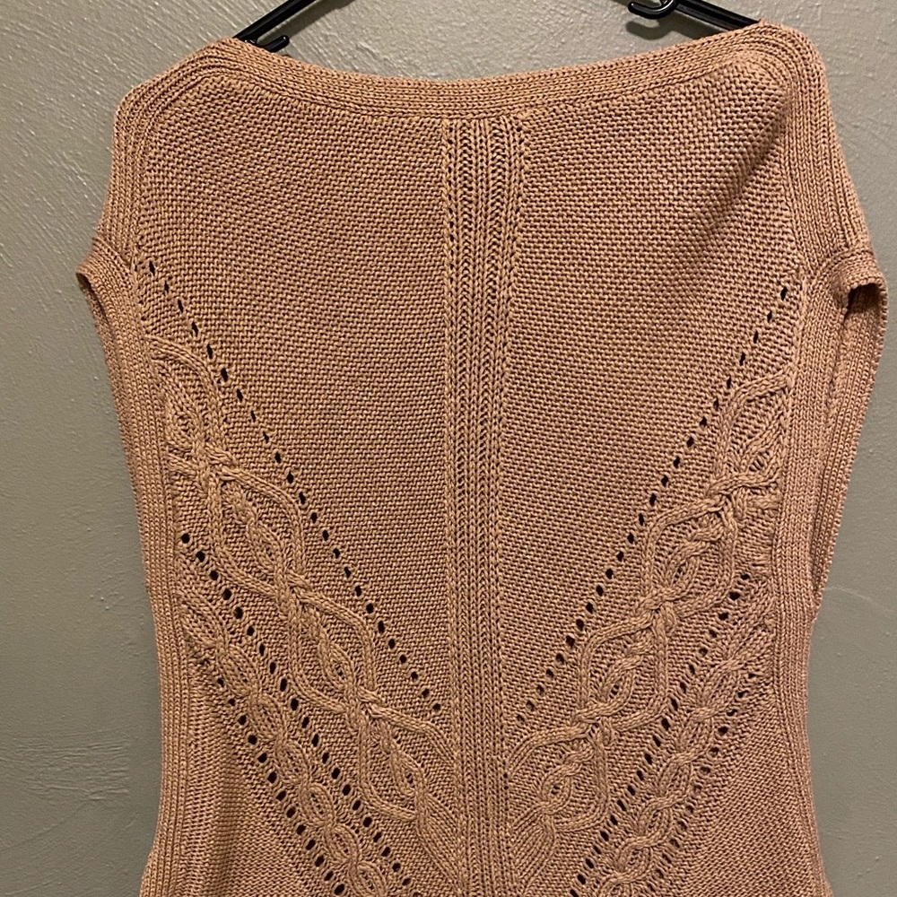 White House Black Market Shrug